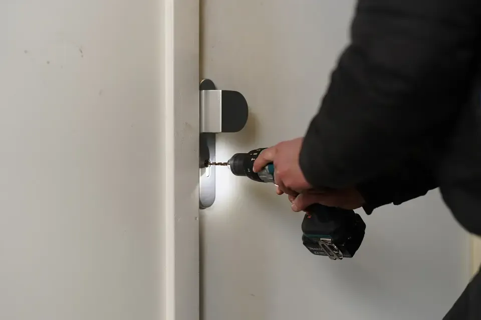slotenmaker deur openen