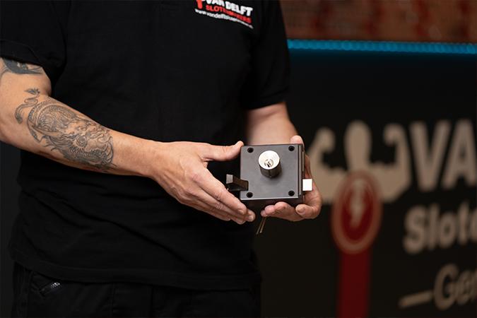 slotenmaker oplegslot
